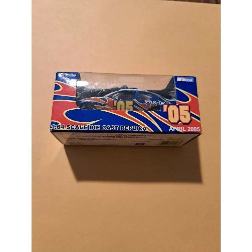 2005 Team Caliber Sharpie 250 Food City 500 NASCAR Chevy Die-Cast Race Car